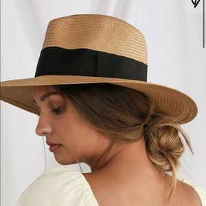 Never been worn banana republic Strawhat